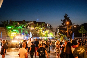 FABRYKA RYTM&Oacute;W, CZYLI LATO PEŁNE MUZYKI